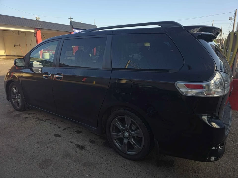 2017 Toyota Sienna 3rd Gen - Image 7 of 15