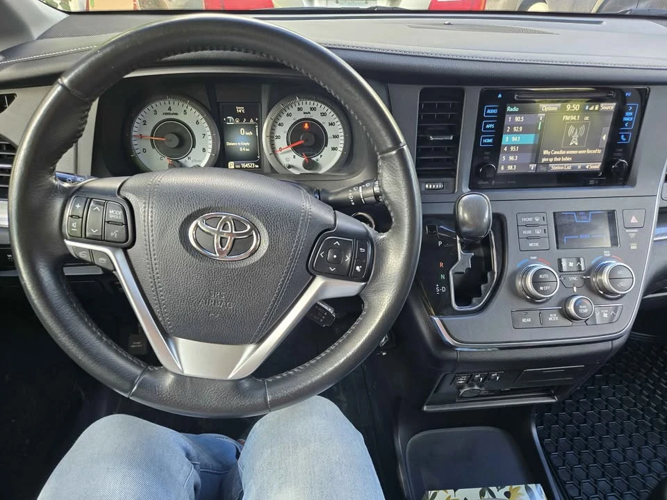 2017 Toyota Sienna 3rd Gen - Image 9 of 15