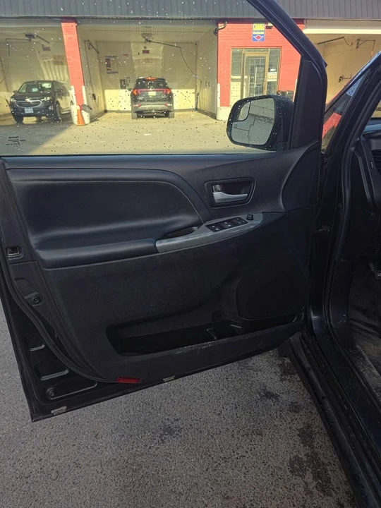 2017 Toyota Sienna 3rd Gen - Image 11 of 15