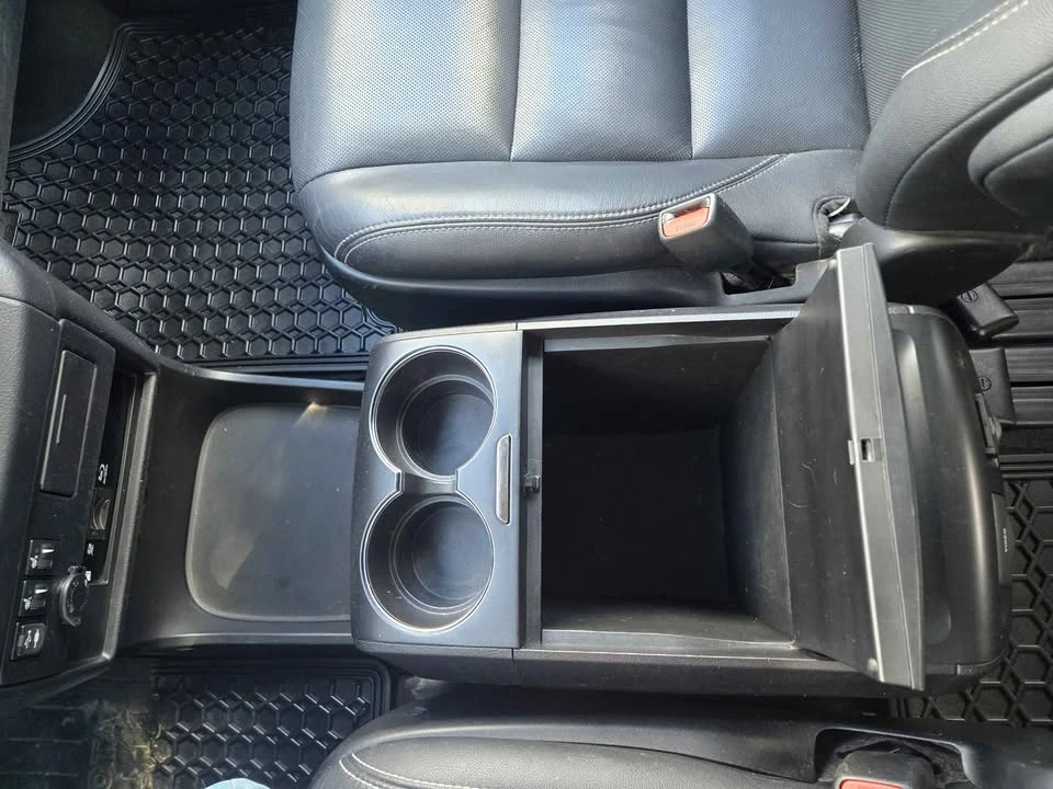2017 Toyota Sienna 3rd Gen - Image 11 of 15