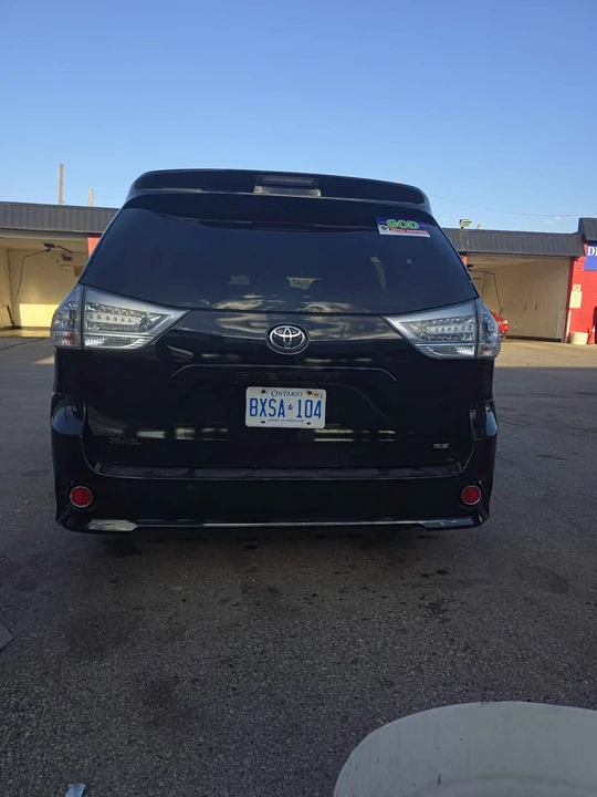 2017 Toyota Sienna 3rd Gen - Image 5 of 15