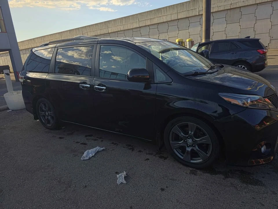 2017 Toyota Sienna 3rd Gen - Image 8 of 15