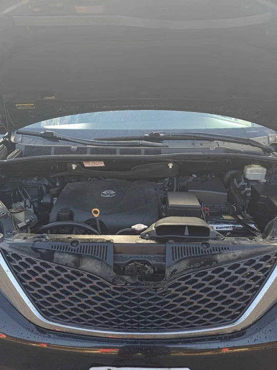 2017 Toyota Sienna 3rd Gen - Image 3 of 15
