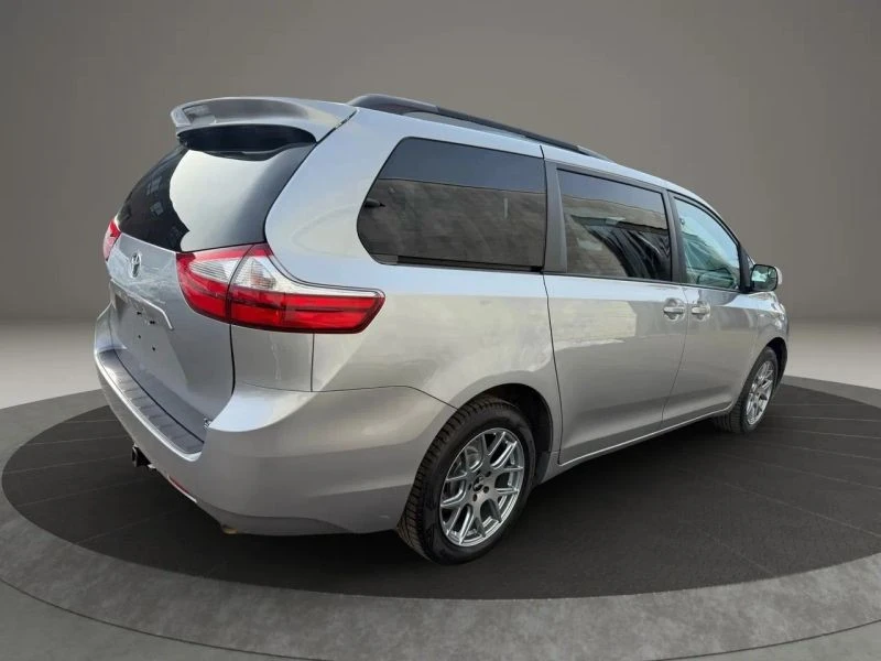2017 Toyota Sienna 3rd Gen - Image 5 of 12