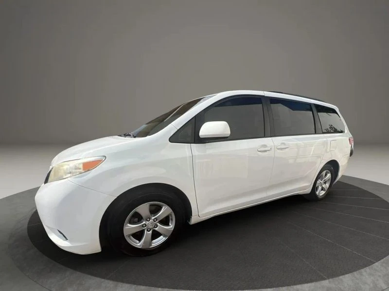 2017 Toyota Sienna 3rd Gen - Image 8 of 12
