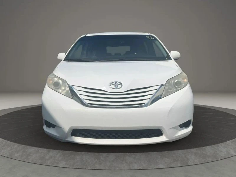 2017 Toyota Sienna 3rd Gen - Image 2 of 12