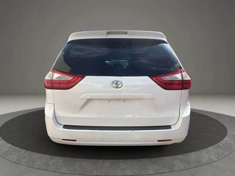 2017 Toyota Sienna 3rd Gen - Image 6 of 12