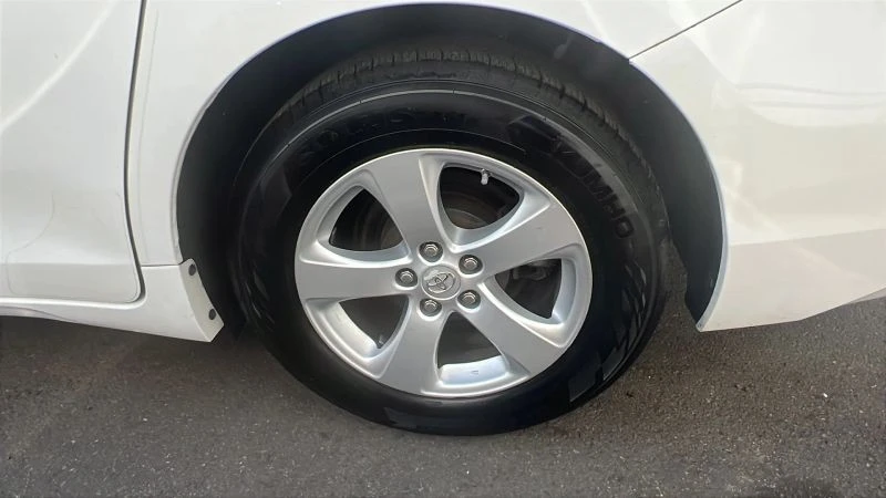2017 Toyota Sienna 3rd Gen - Image 10 of 12