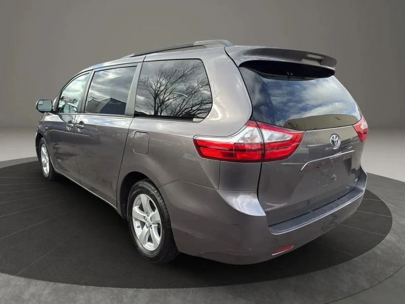 2017 Toyota Sienna 3rd Gen - Image 7 of 12
