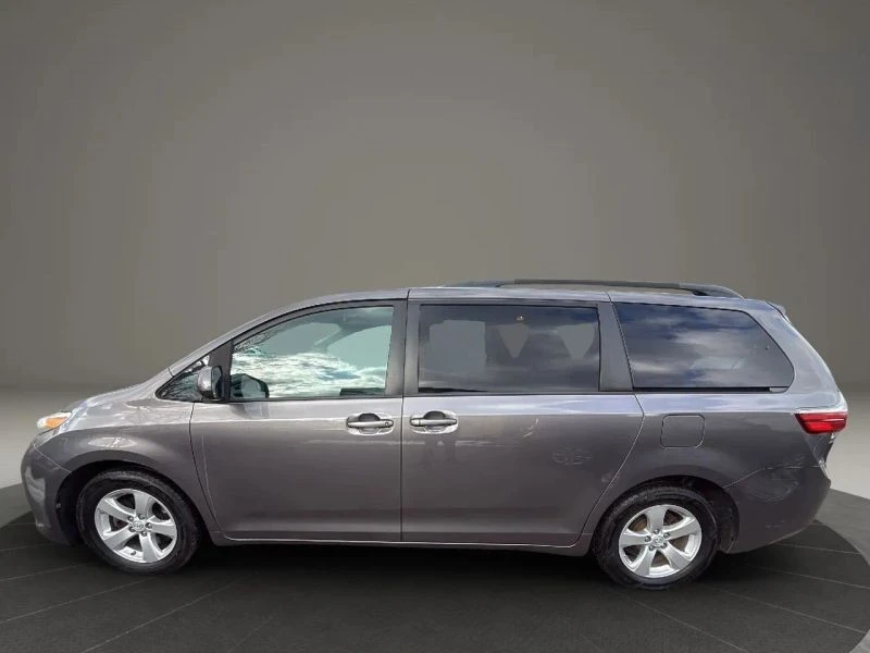 2017 Toyota Sienna 3rd Gen - Image 8 of 12