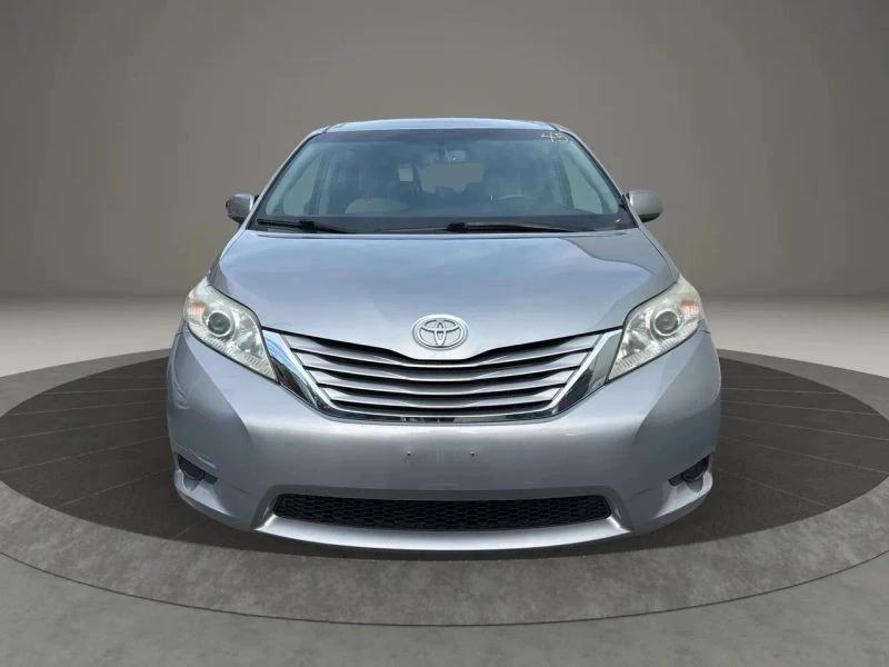 2017 Toyota Sienna 3rd Gen - Image 2 of 12