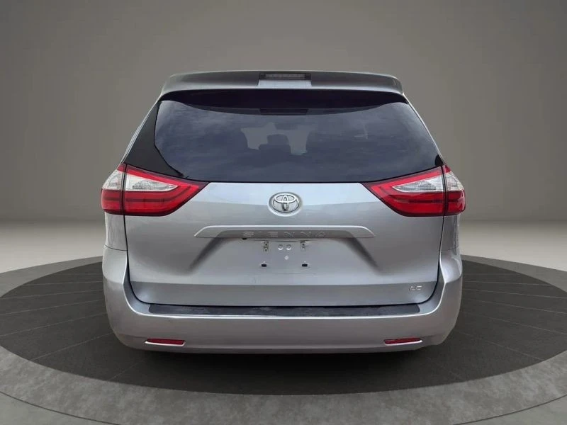 2017 Toyota Sienna 3rd Gen - Image 6 of 12