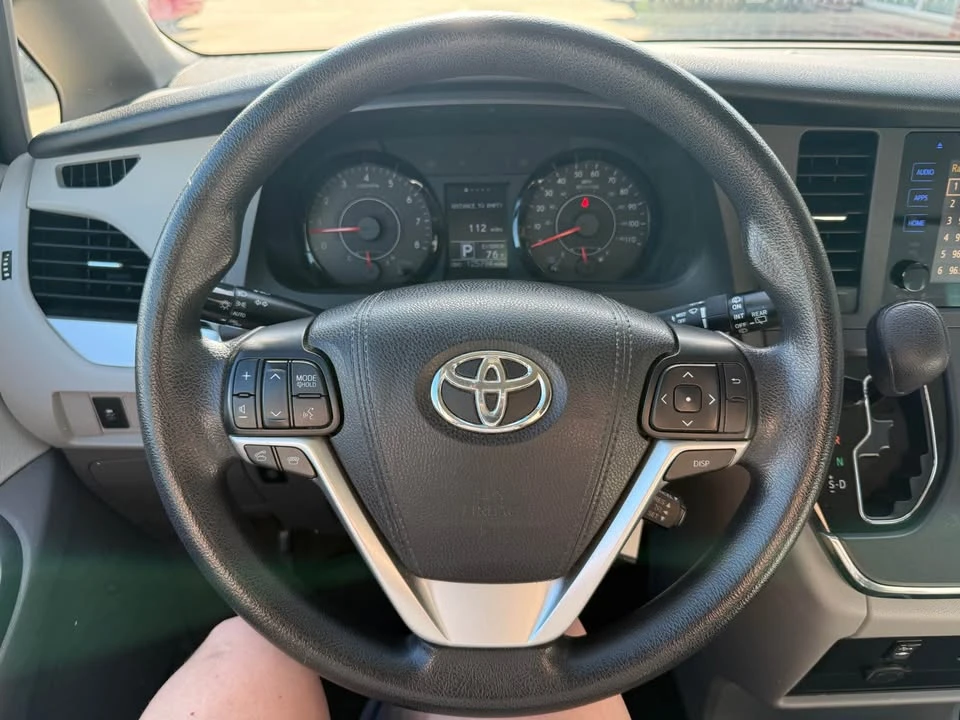 2017 Toyota Sienna 3rd Gen - Image 9 of 20