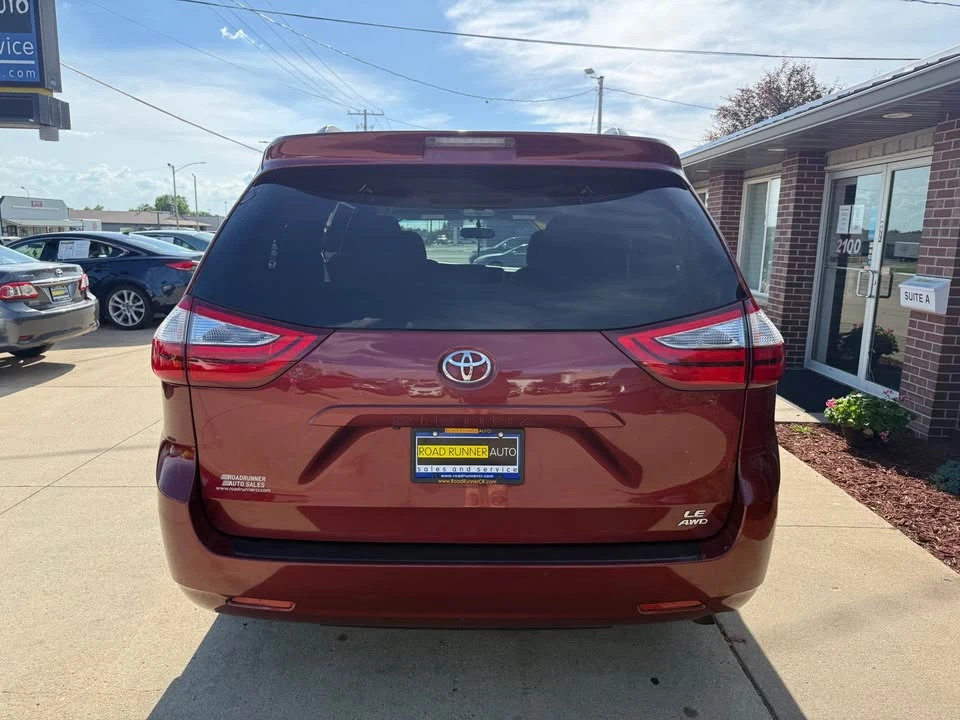 2017 Toyota Sienna 3rd Gen - Image 6 of 20