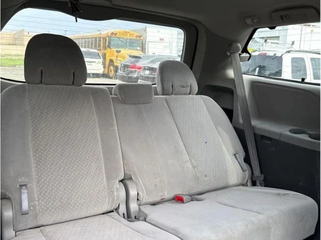 2017 Toyota Sienna 3rd Gen - Image 9 of 11