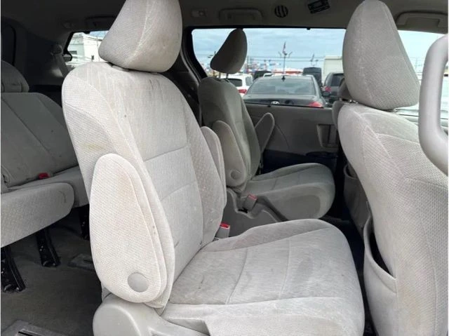 2017 Toyota Sienna 3rd Gen - Image 10 of 11