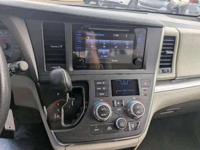 2017 Toyota Sienna 3rd Gen - Image 12 of 21
