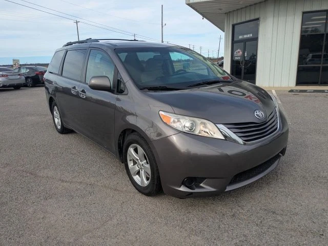 2017 Toyota Sienna 3rd Gen - Image 2 of 21