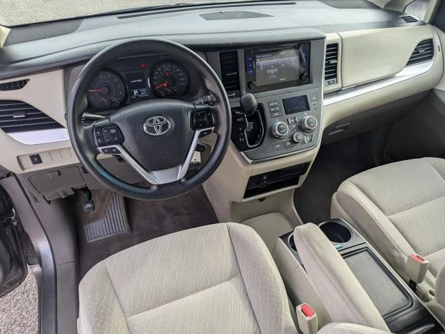 2017 Toyota Sienna 3rd Gen - Image 8 of 21