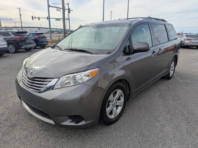 2017 Toyota Sienna 3rd Gen - Image 3 of 21