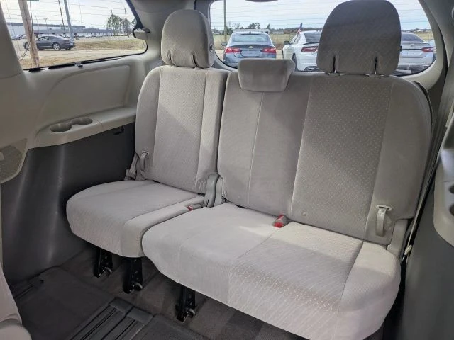 2017 Toyota Sienna 3rd Gen - Image 19 of 21