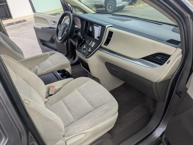 2017 Toyota Sienna 3rd Gen - Image 21 of 21