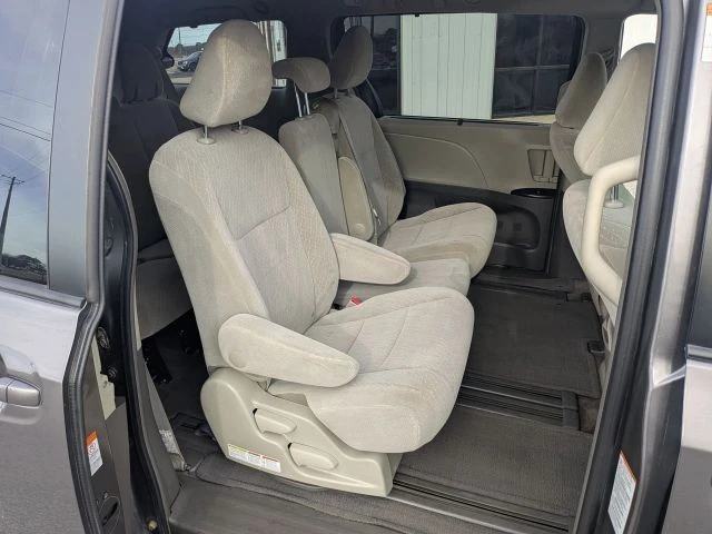 2017 Toyota Sienna 3rd Gen - Image 10 of 21
