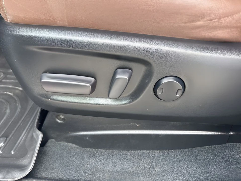 2017 Toyota Sienna 3rd Gen - Image 10 of 21