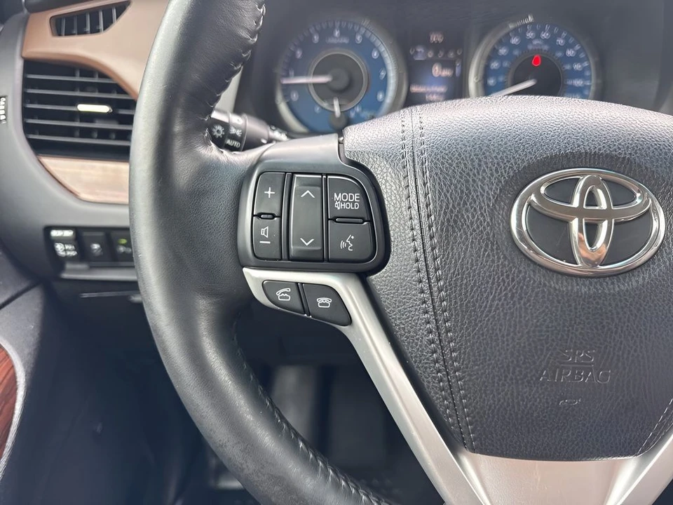 2017 Toyota Sienna 3rd Gen - Image 18 of 21