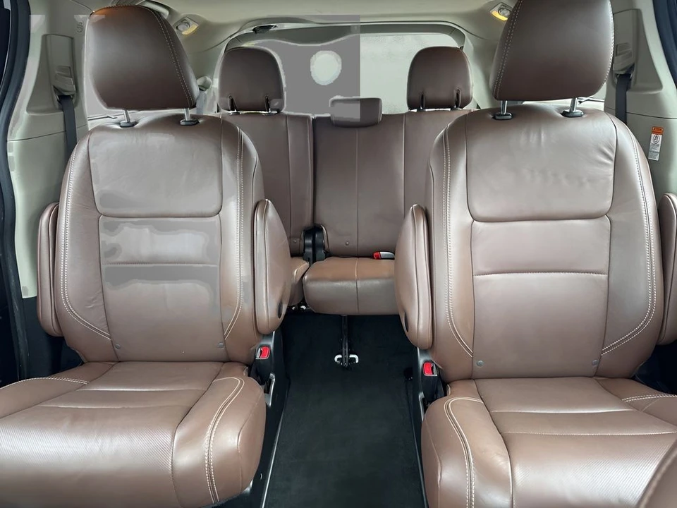 2017 Toyota Sienna 3rd Gen - Image 13 of 21