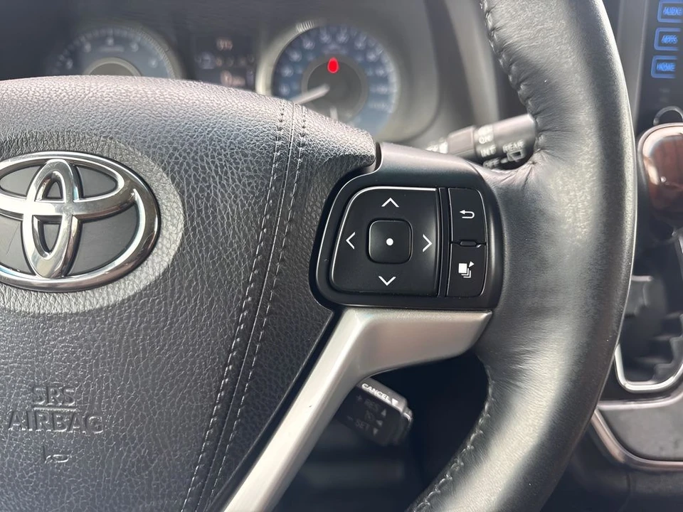 2017 Toyota Sienna 3rd Gen - Image 19 of 21