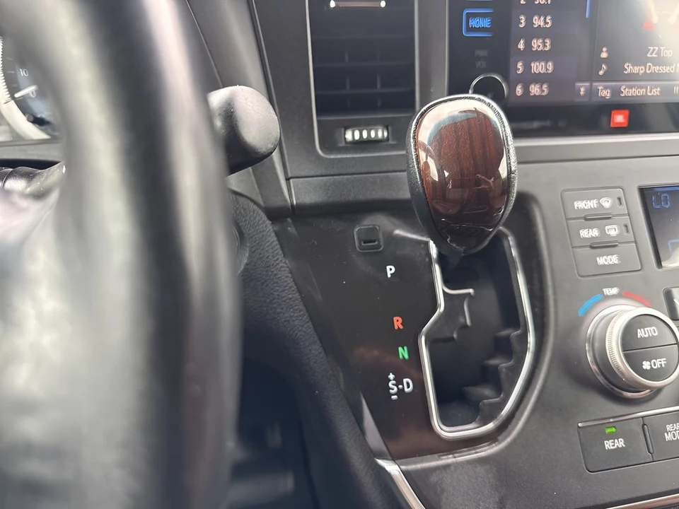2017 Toyota Sienna 3rd Gen - Image 20 of 21