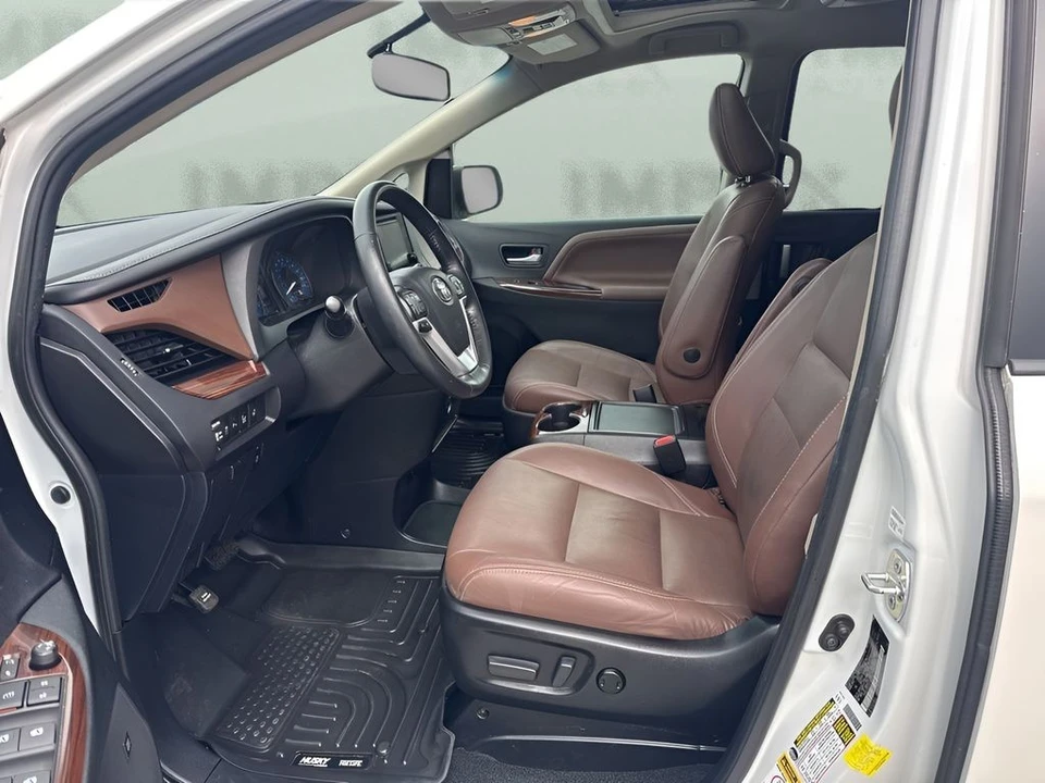 2017 Toyota Sienna 3rd Gen - Image 9 of 21