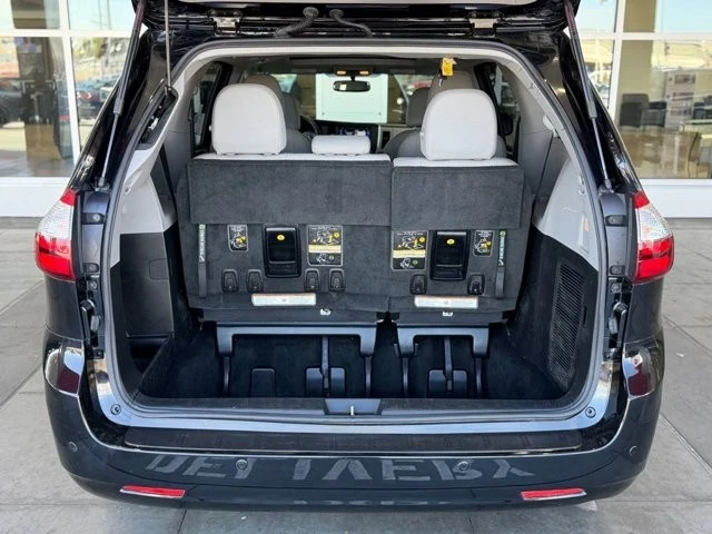 2017 Toyota Sienna 3rd Gen - Image 15 of 21