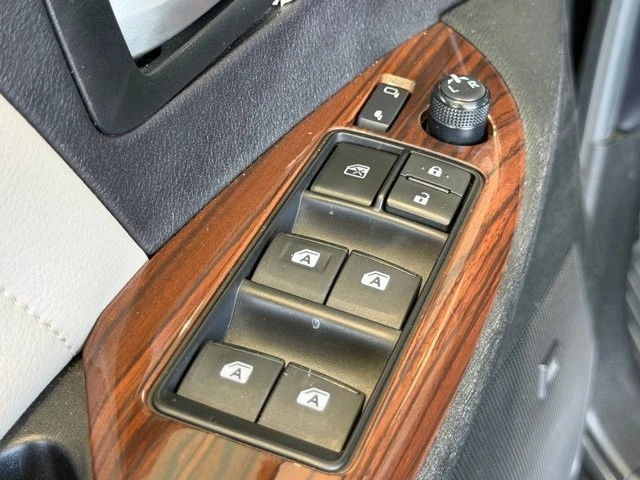 2017 Toyota Sienna 3rd Gen - Image 19 of 21
