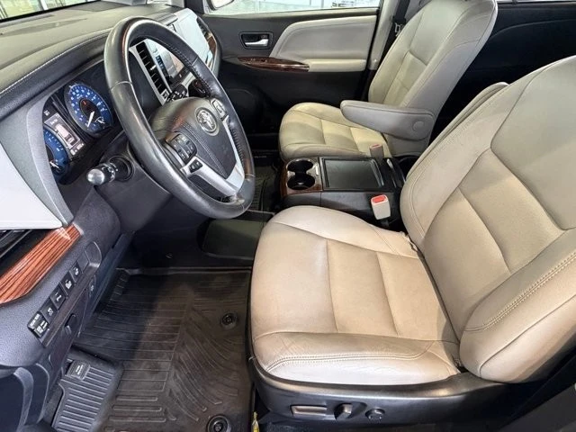 2017 Toyota Sienna 3rd Gen - Image 20 of 21