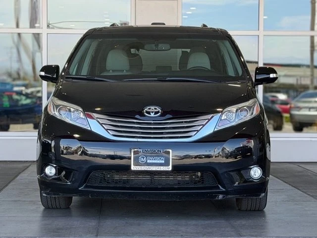 2017 Toyota Sienna 3rd Gen - Image 4 of 21