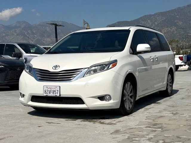 2017 Toyota Sienna 3rd Gen - Image 3 of 12