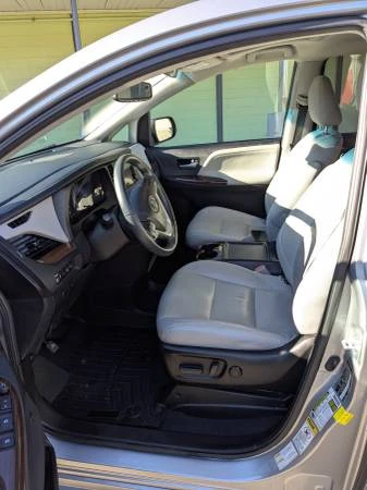 2017 Toyota Sienna 3rd Gen - Image 3 of 6