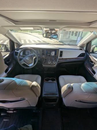 2017 Toyota Sienna 3rd Gen - Image 4 of 6