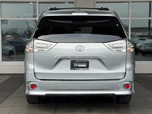 2017 Toyota Sienna 3rd Gen - Image 12 of 21