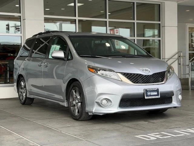 2017 Toyota Sienna 3rd Gen - Image 6 of 21
