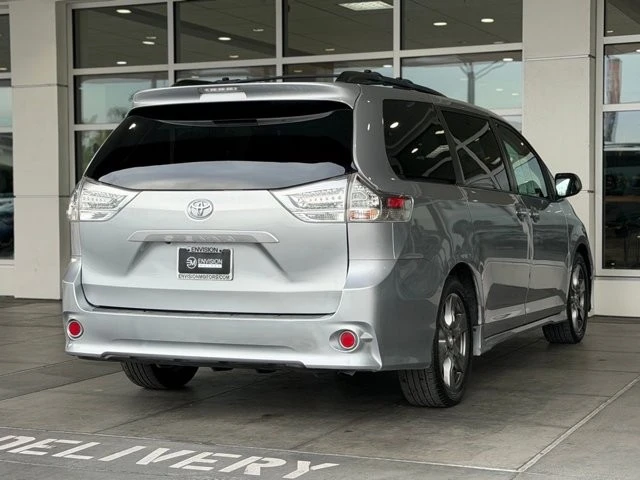 2017 Toyota Sienna 3rd Gen - Image 14 of 21