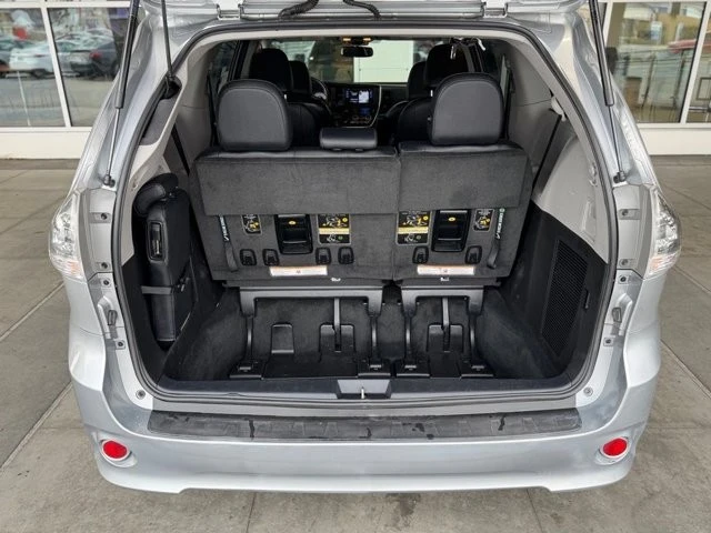 2017 Toyota Sienna 3rd Gen - Image 15 of 21