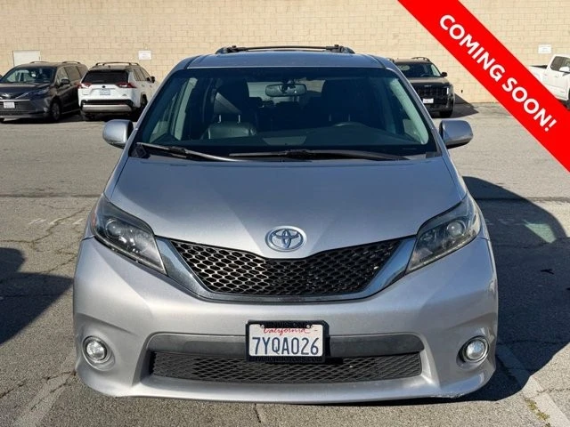 2017 Toyota Sienna 3rd Gen - Image 2 of 9