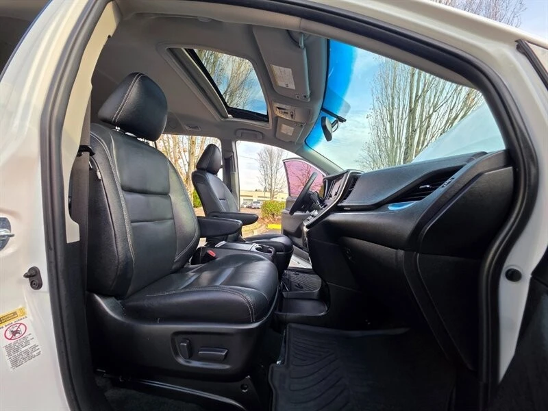 2017 Toyota Sienna 3rd Gen - Image 14 of 21