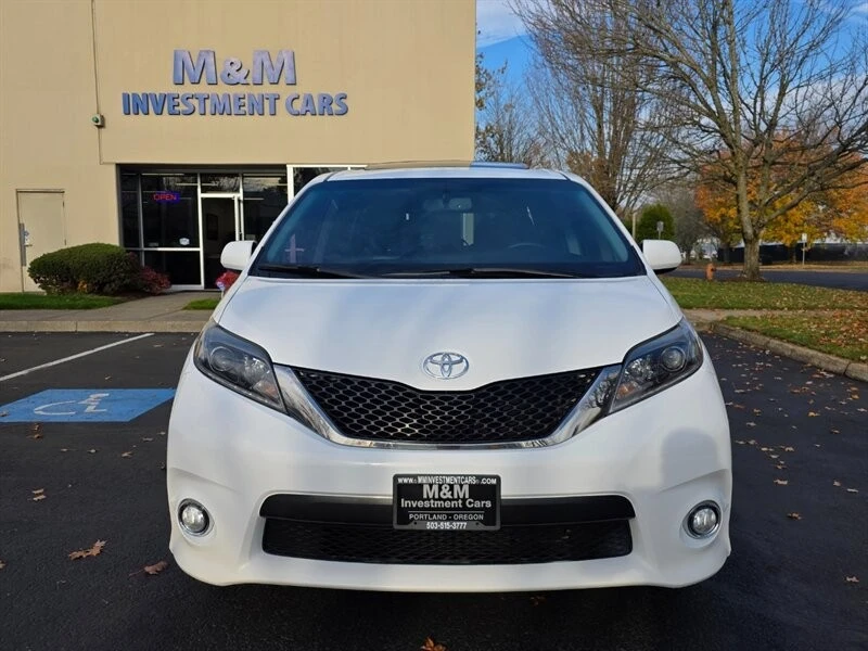 2017 Toyota Sienna 3rd Gen - Image 5 of 21
