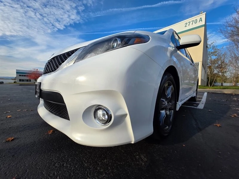 2017 Toyota Sienna 3rd Gen - Image 10 of 21