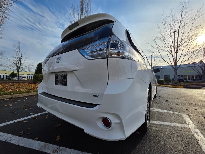 2017 Toyota Sienna 3rd Gen - Image 12 of 21