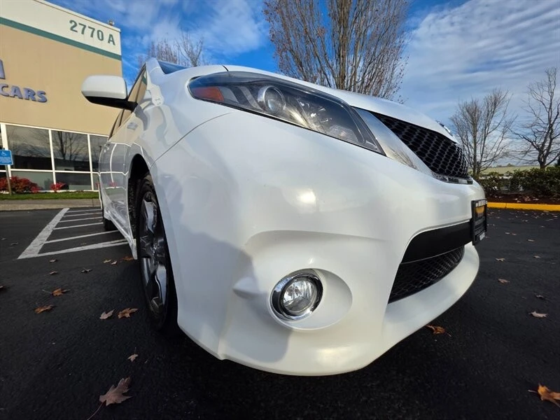 2017 Toyota Sienna 3rd Gen - Image 9 of 21
